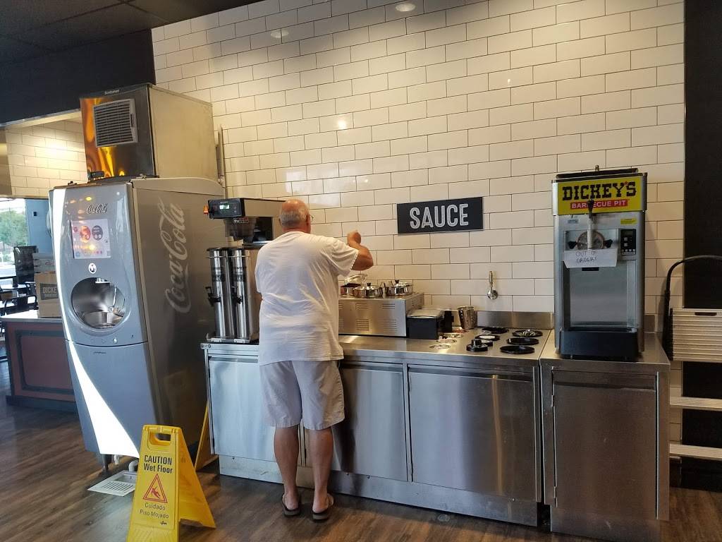 Dickeys Barbecue Pit | restaurant | 4906 Tower Rd Ste 150, Denver, CO 80249, USA | 3039933357 OR +1 303-993-3357