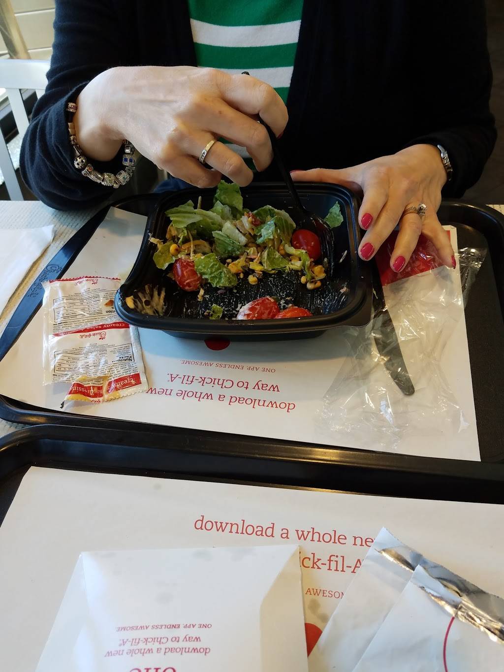 Chick-fil-A | restaurant | 304 Clarkson Rd, Ellisville, MO 63011, USA | 6365270016 OR +1 636-527-0016