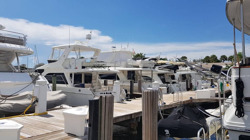 Lighthouse Point Yacht Club | restaurant | 2701 NE 42nd St, Lighthouse Point, FL 33064, USA | 9549427244 OR +1 954-942-7244