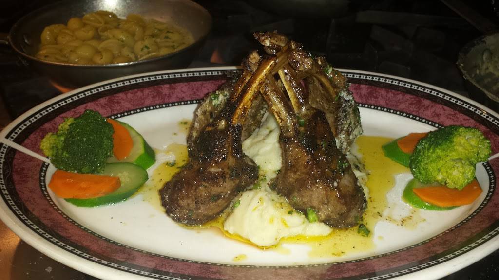 Agostinos Restaurant & Bar | restaurant | 130 Ludwig Dr, Fairview Heights, IL 62208, USA | 6183941800 OR +1 618-394-1800