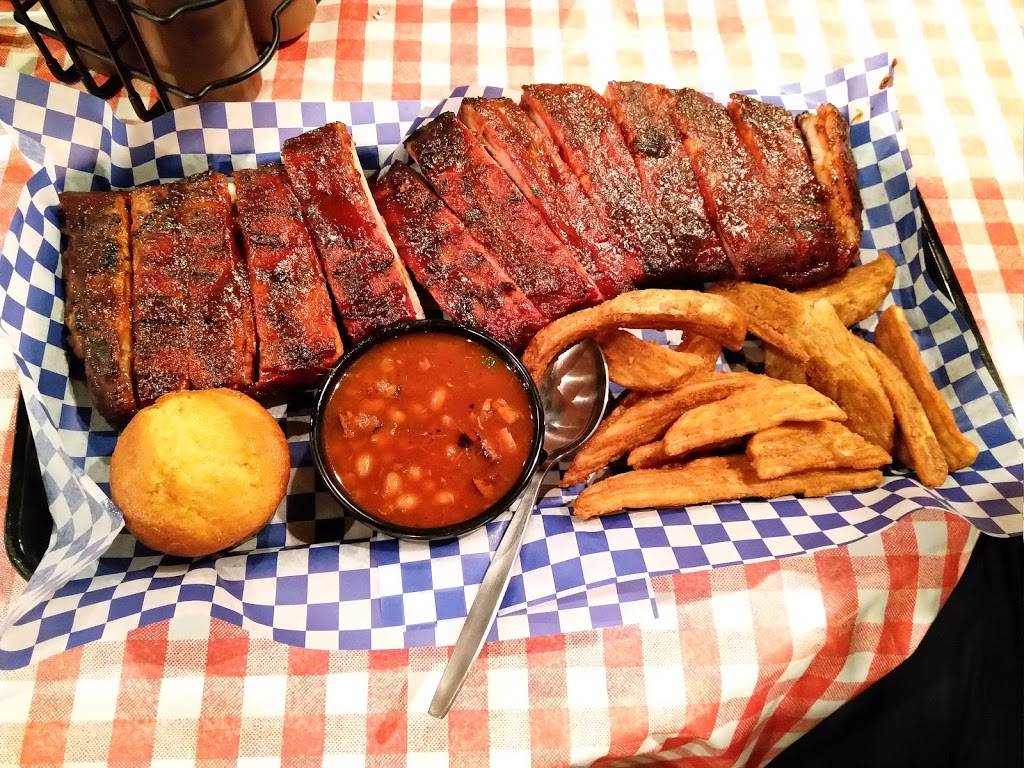 Famous Daves Bar-B-Que | restaurant | 1443 US-22, Mountainside, NJ 07092, USA | 9082325619 OR +1 908-232-5619