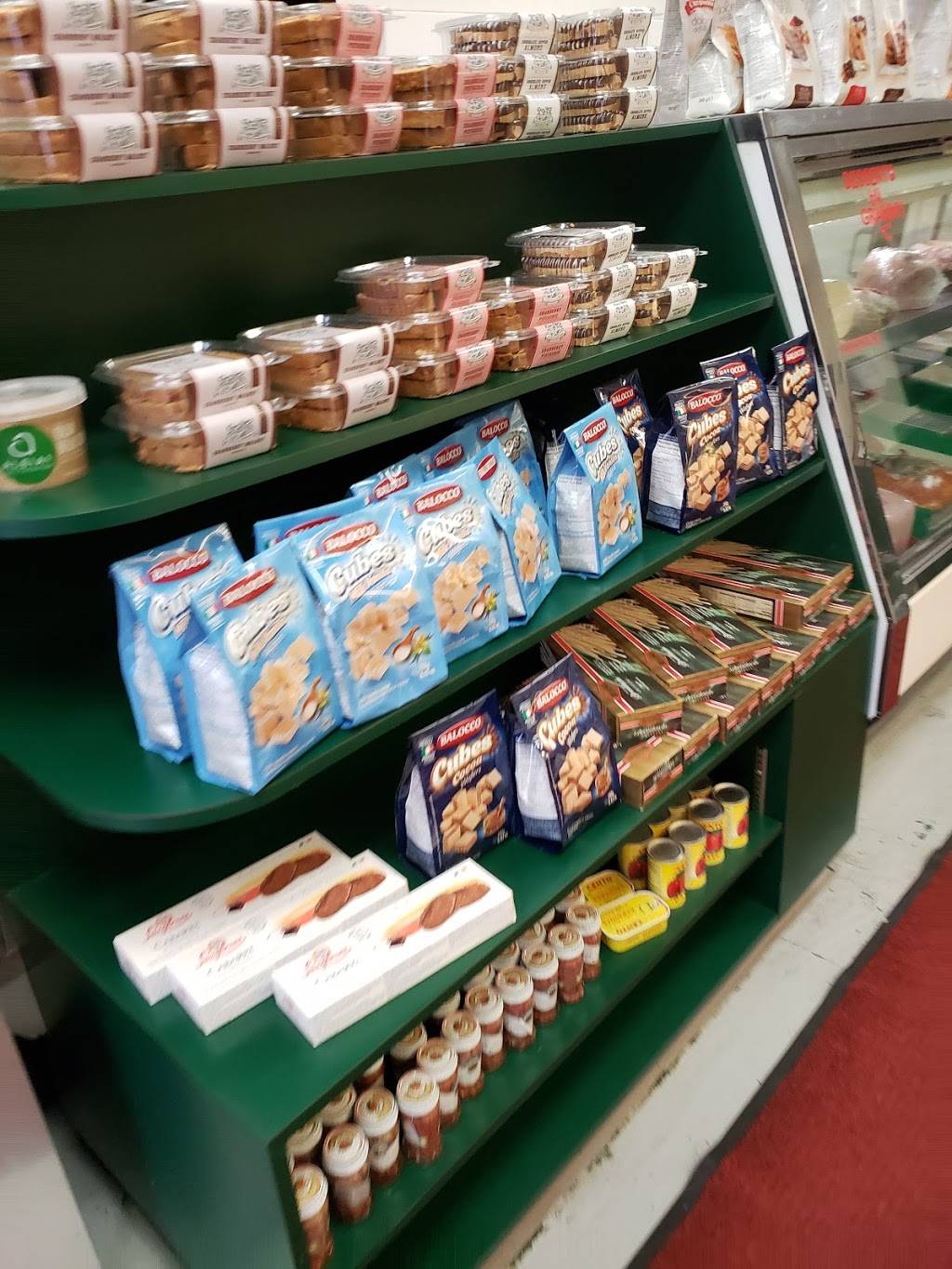 Fratelli Market | restaurant | 17 Cedar Heights Rd, Stamford, CT 06905, USA | 2033221632 OR +1 203-322-1632