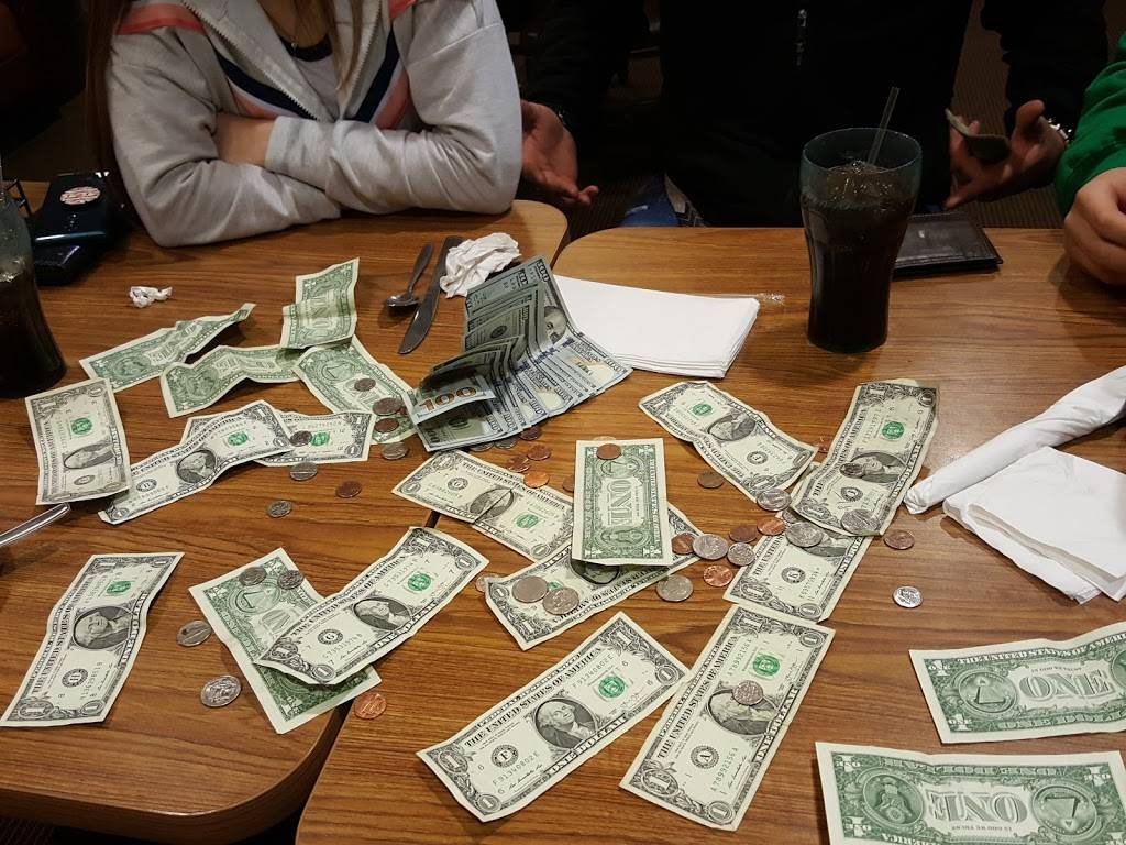 Dennys | restaurant | 2031 Southgate Pkwy, Cambridge, OH 43725, USA | 7404327391 OR +1 740-432-7391