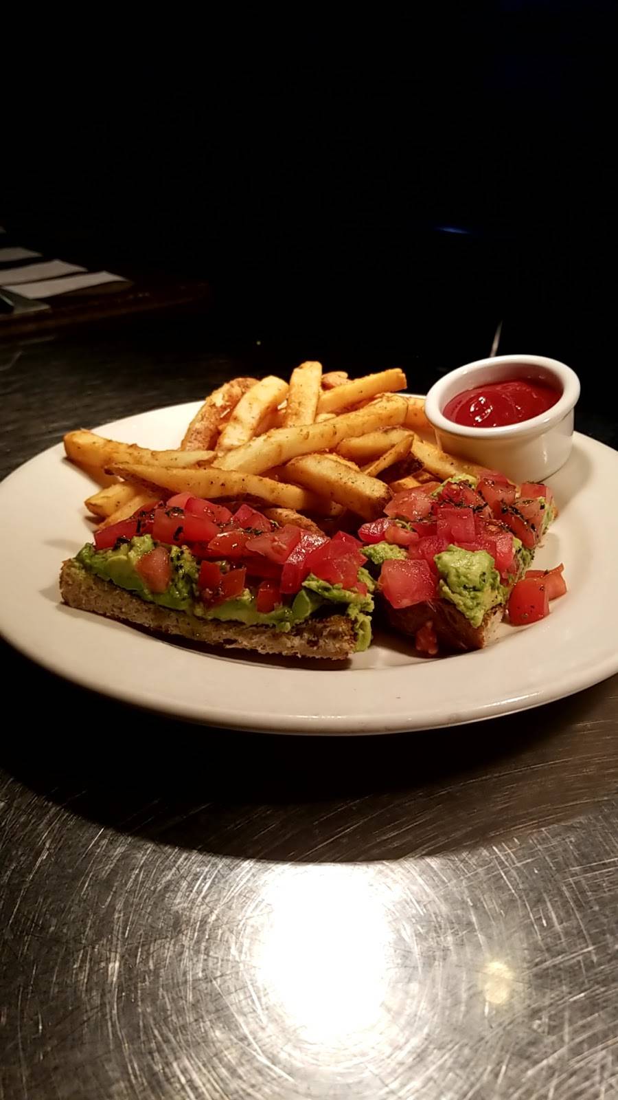 Adolfo Grill & Daily Bar | restaurant | 67 E Daily Dr, Camarillo, CA 93010, USA | 8054823200 OR +1 805-482-3200