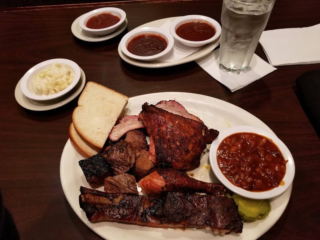 Smokehouse Barbecue - Kansas City, MO (Zona Rosa) | restaurant | 8451 NW Prairie View Rd, Kansas City, MO 64153, USA | 8165873337 OR +1 816-587-3337