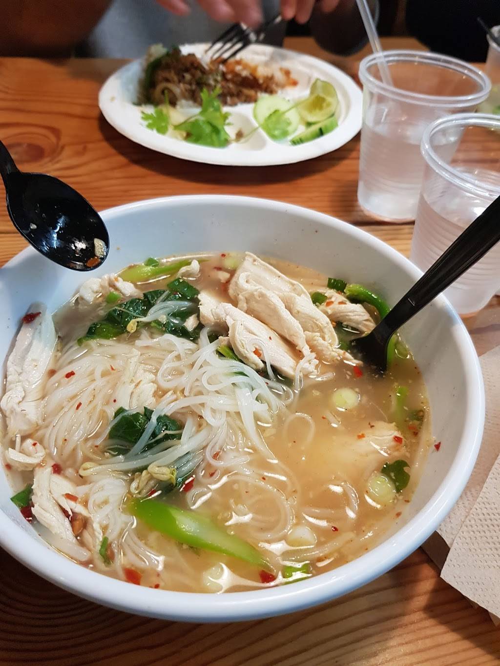 J&T Thai Street Food | restaurant | 5259 Linda Vista Rd, San Diego, CA 92110, USA | 6192947500 OR +1 619-294-7500