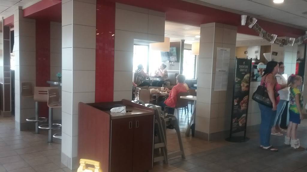 McDonalds | cafe | 1501 W Main St, Waynesboro, VA 22980, USA | 5409433949 OR +1 540-943-3949