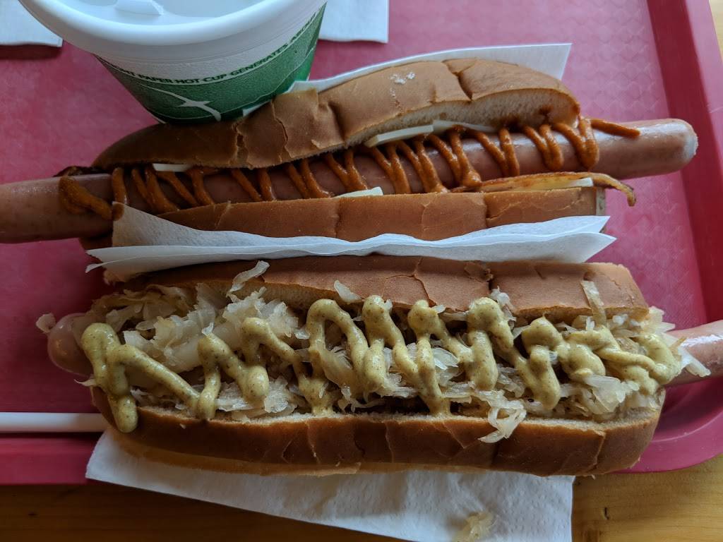 Toms Hot Dog | restaurant | 61 State Rd, Whately, MA 01093, USA | 4136652931 OR +1 413-665-2931