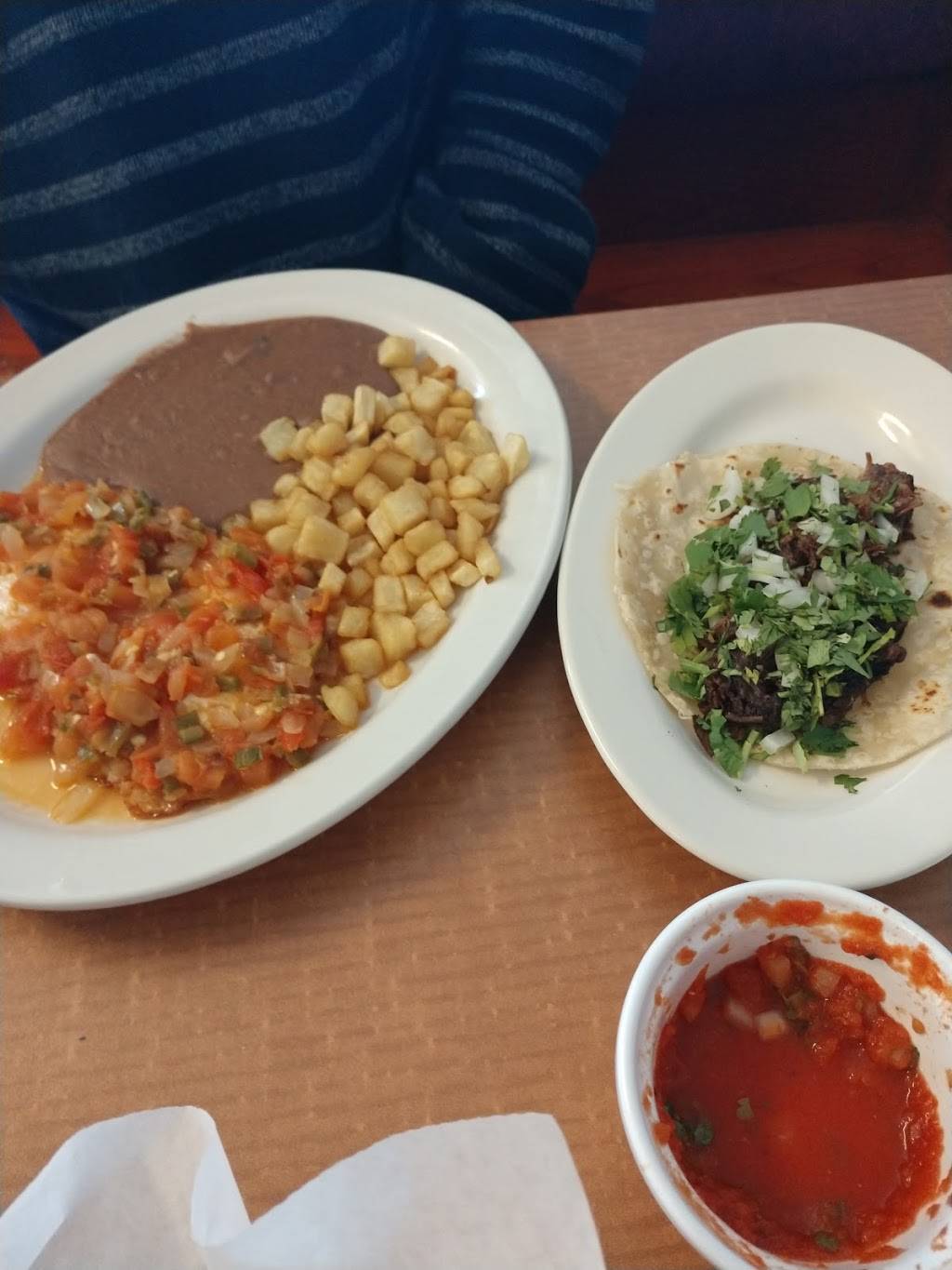 La Perla Homemade Cooking | restaurant | 505 N La Salle, Navasota, TX 77868, USA | 9362186777 OR +1 936-218-6777