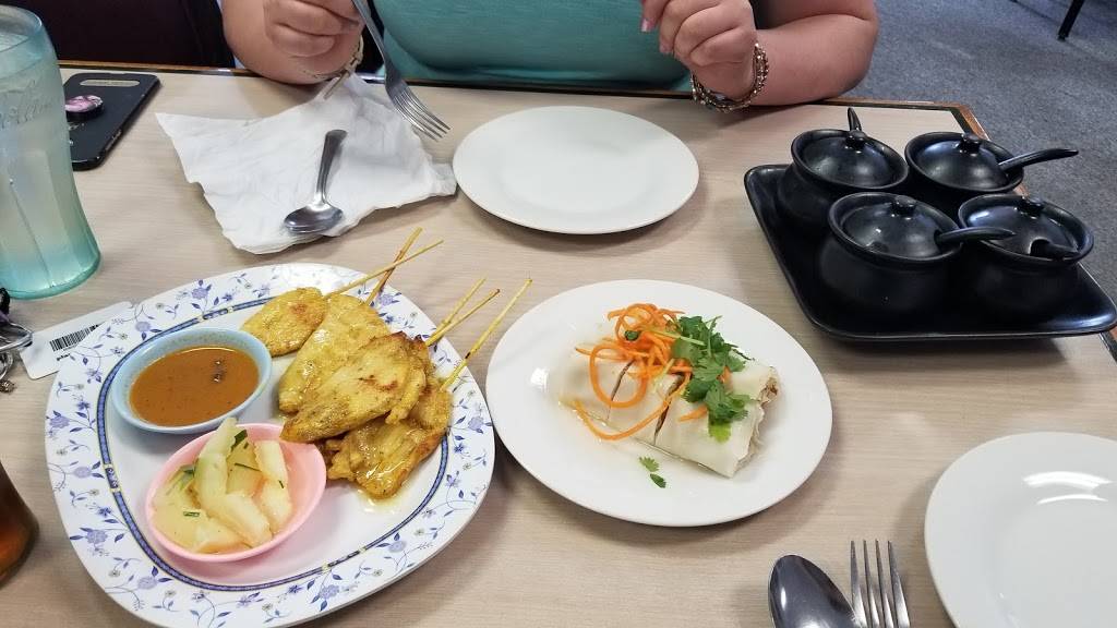 Classic Thai | restaurant | 108 S Henrietta St, Effingham, IL 62401, USA | 2173426436 OR +1 217-342-6436