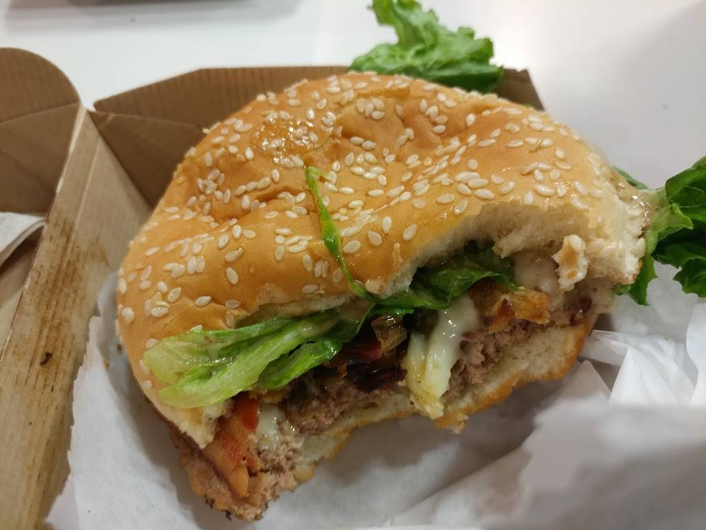 McDonalds | cafe | 3245 W North Ave, Chicago, IL 60647, USA | 7732278928 OR +1 773-227-8928