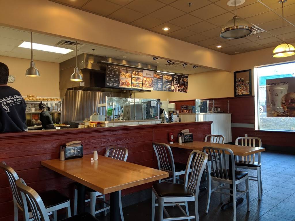 Wayback Burgers | restaurant | 71 Newtown Rd, Danbury, CT 06810, USA | 2039173987 OR +1 203-917-3987