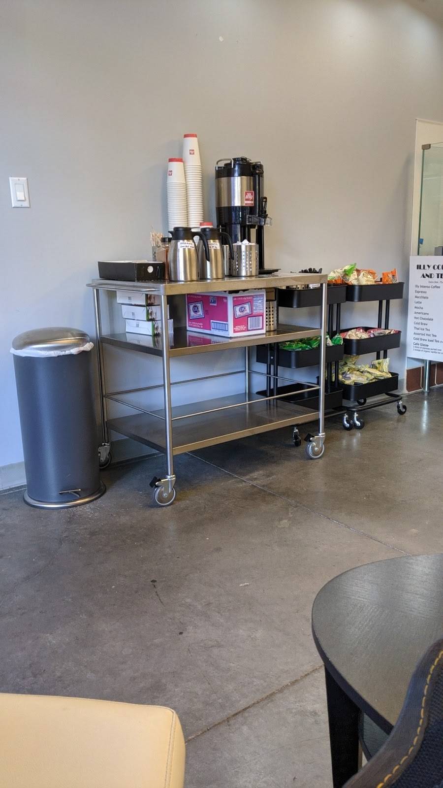 Yummy Home Plate | restaurant | 177 Townsend St #135, San Francisco, CA 94107, USA | 4153480000 OR +1 415-348-0000