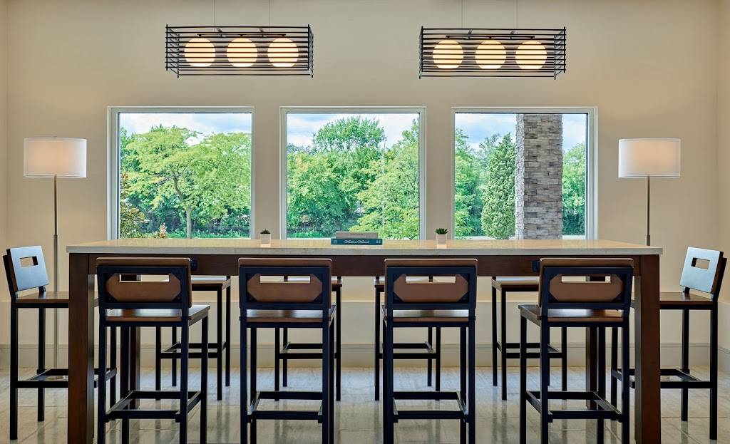 Willbys Restaurant & Lounge | restaurant | 7800 Kingery Hwy, Willowbrook, IL 60527, USA | 7082900006 OR +1 708-290-0006