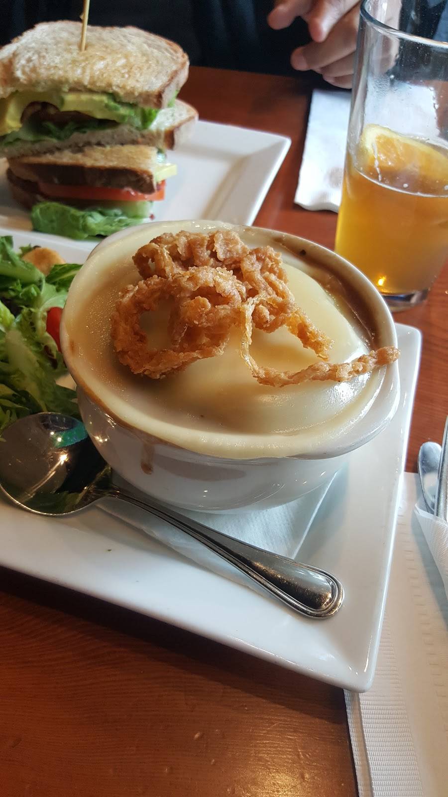 The Lodge Sports Grille | restaurant | 15117 Main St b101, Mill Creek, WA 98012, USA | 4252256347 OR +1 425-225-6347