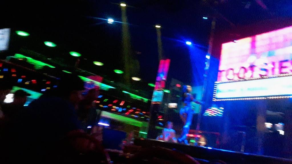 Tootsies Cabaret | restaurant | 4546, 150 NW 183rd St, Miami, FL 33169, USA | 3056515822 OR +1 305-651-5822