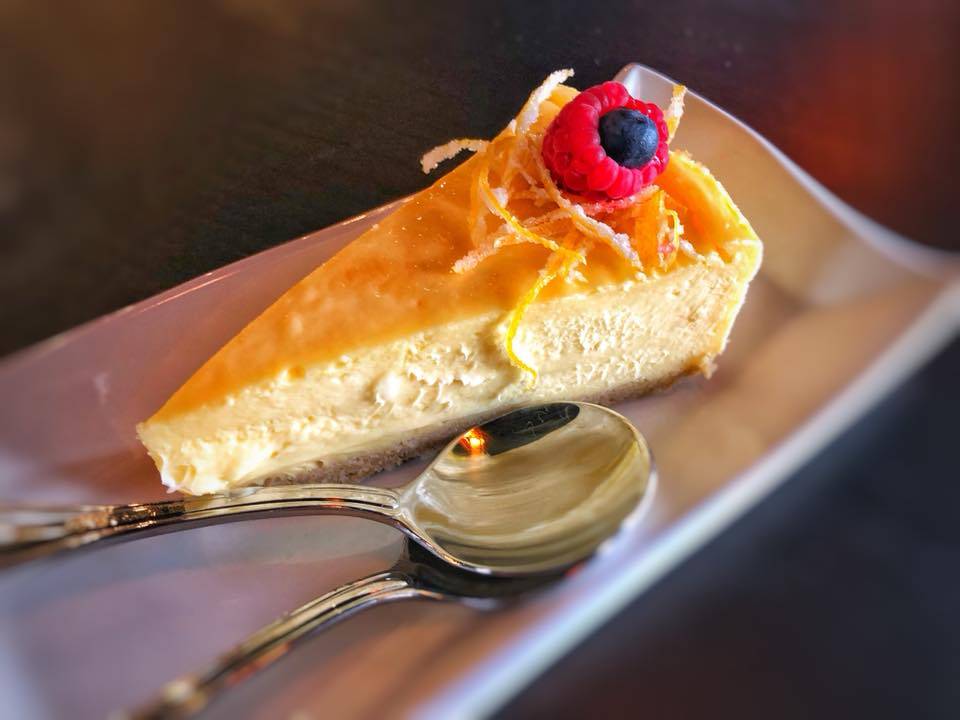 Smokin Fins Restaurant - Highland Ranch | restaurant | 1104 Cpl Max Donahue Ln #102, Highlands Ranch, CO 80129, USA | 7205943467 OR +1 720-594-3467