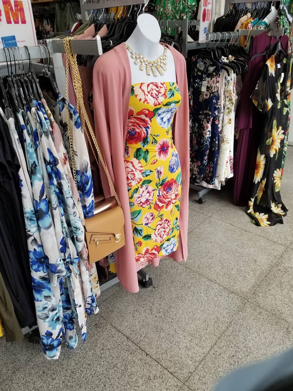 Caribbean Hut | restaurant | 651 Elton Ave, Bronx, NY 10455, USA | 3475909557 OR +1 347-590-9557