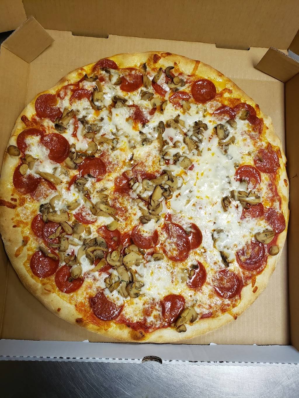 Brothers Pizza | restaurant | 18 Ship Shopping Center, Shippensburg, PA 17257, USA | 7175301732 OR +1 717-530-1732