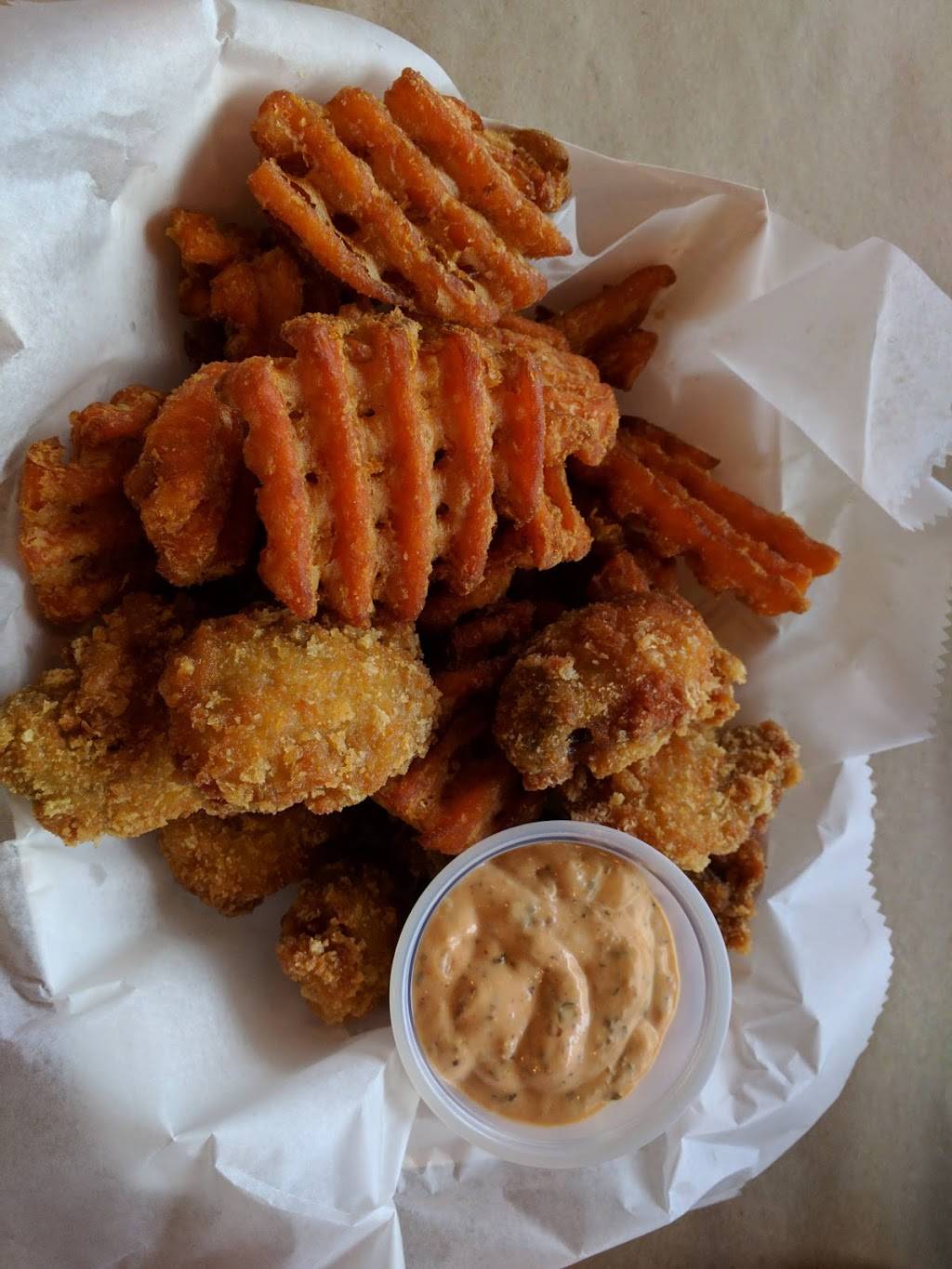 Crazy Crab | restaurant | 10160 Fairfax Blvd #102, Fairfax, VA 22030, USA | 7032727766 OR +1 703-272-7766