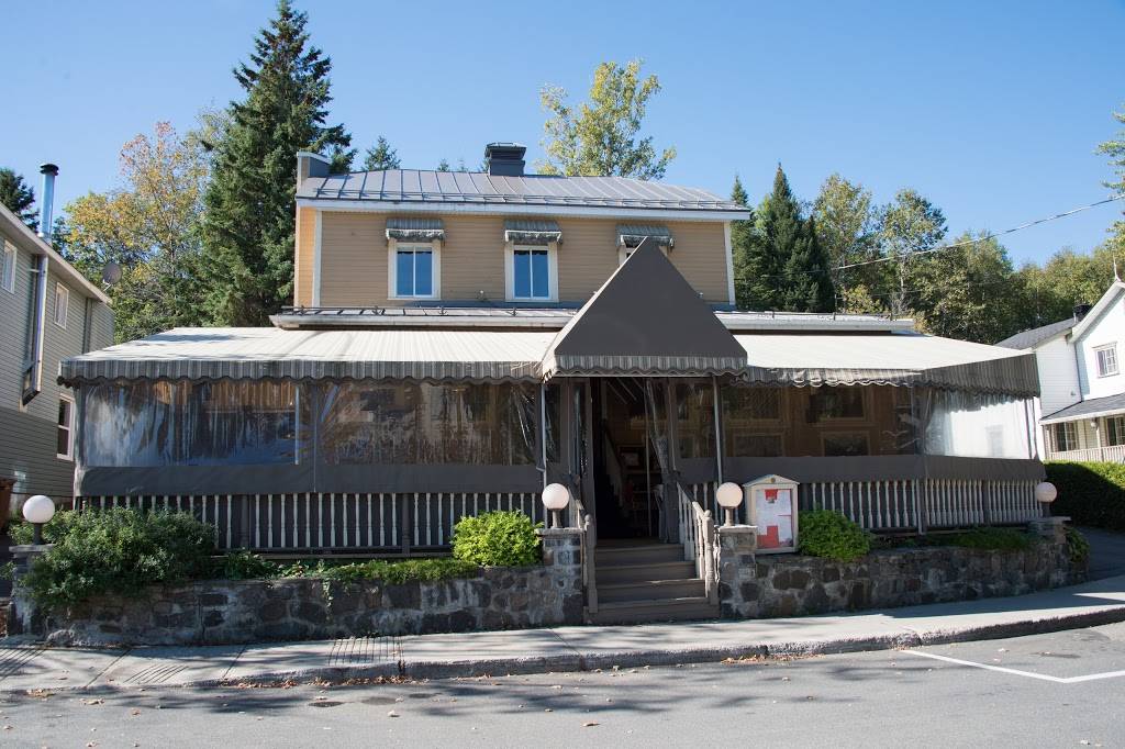 Chez Milot | restaurant | 958 Rue Valiquette, Sainte-Adèle, QC J8B 2M3, Canada | 4502292838 OR +1 450-229-2838