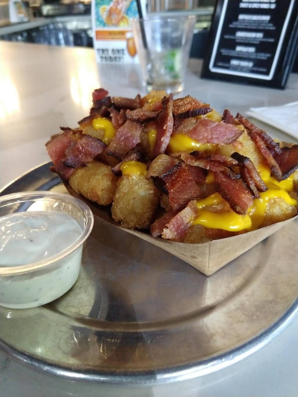 Mangos Burger Bar | restaurant | 1930 K St, Sacramento, CA 95811, USA | 9164922922 OR +1 916-492-2922