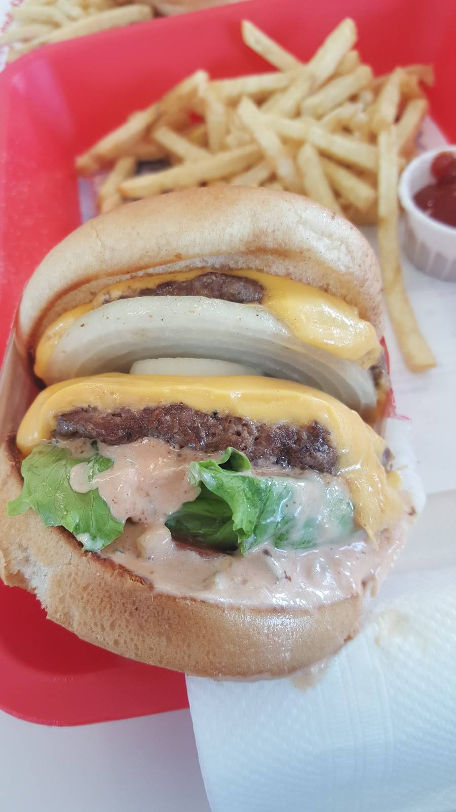In-N-Out Burger | restaurant | 7926 Valley View St, Buena Park, CA 90620, USA | 8007861000 OR +1 800-786-1000