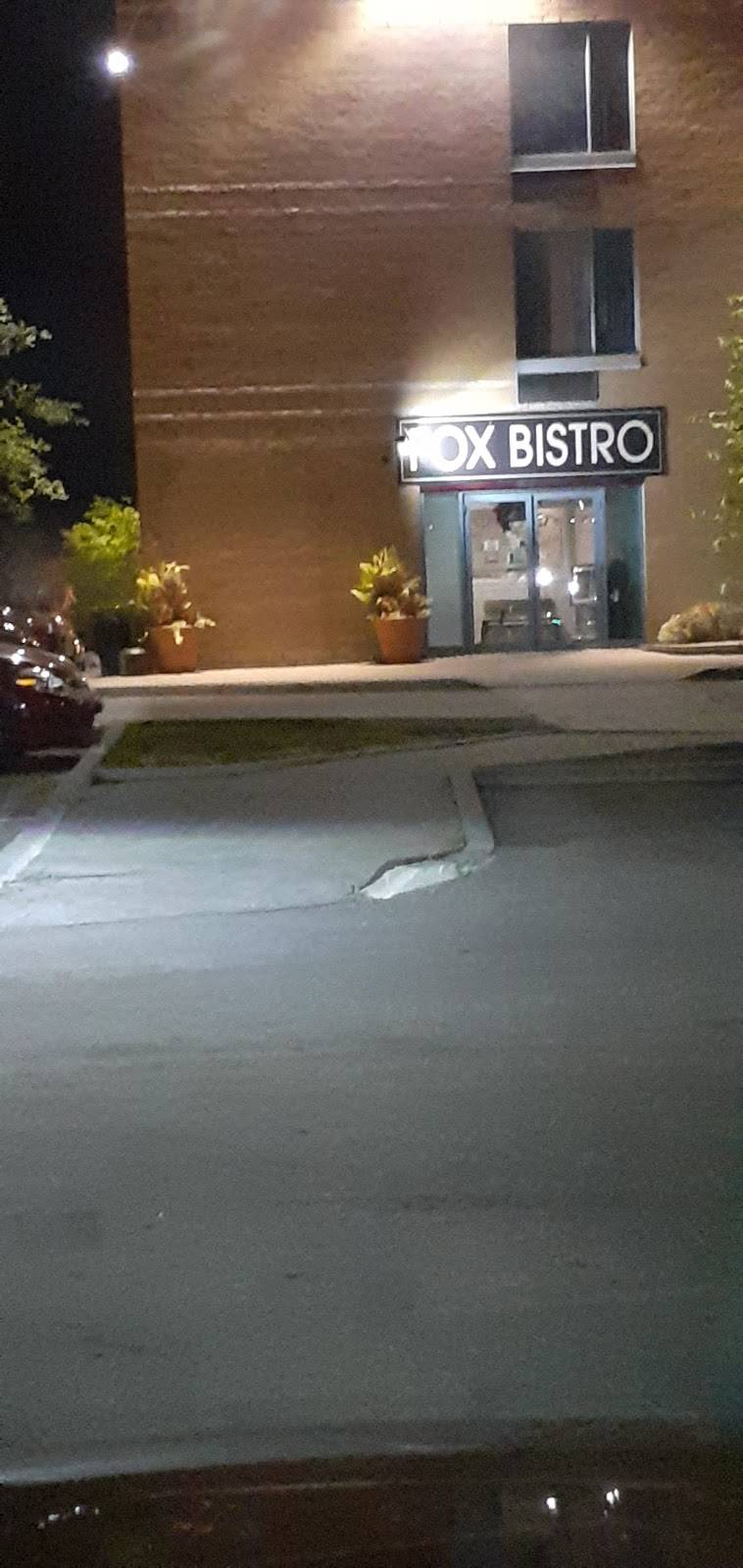 Fox Bistro | restaurant | 640 Dixon Rd, Etobicoke, ON M9W 1J1, Canada | 4162437912 OR +1 416-243-7912