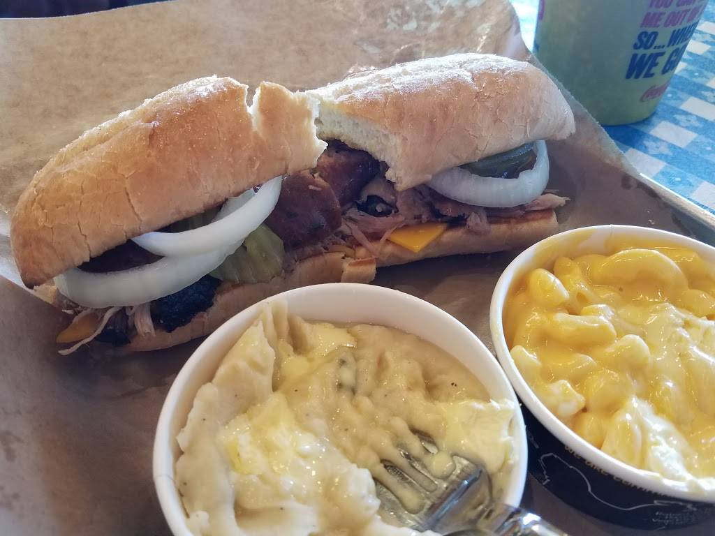 Dickeys Barbecue Pit | restaurant | 5466 St Croix Trail, North Branch, MN 55056, USA | 6514007947 OR +1 651-400-7947