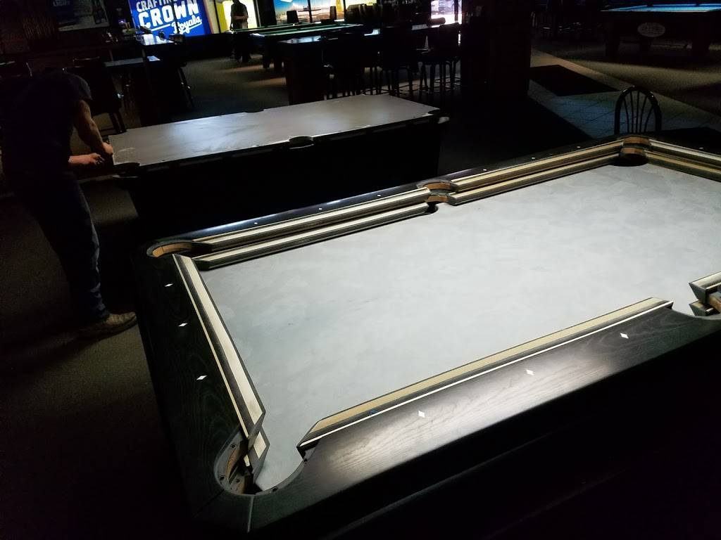 Side Pockets - North | restaurant | 600 NW Englewood Rd, Kansas City, MO 64118, USA | 8164559900 OR +1 816-455-9900