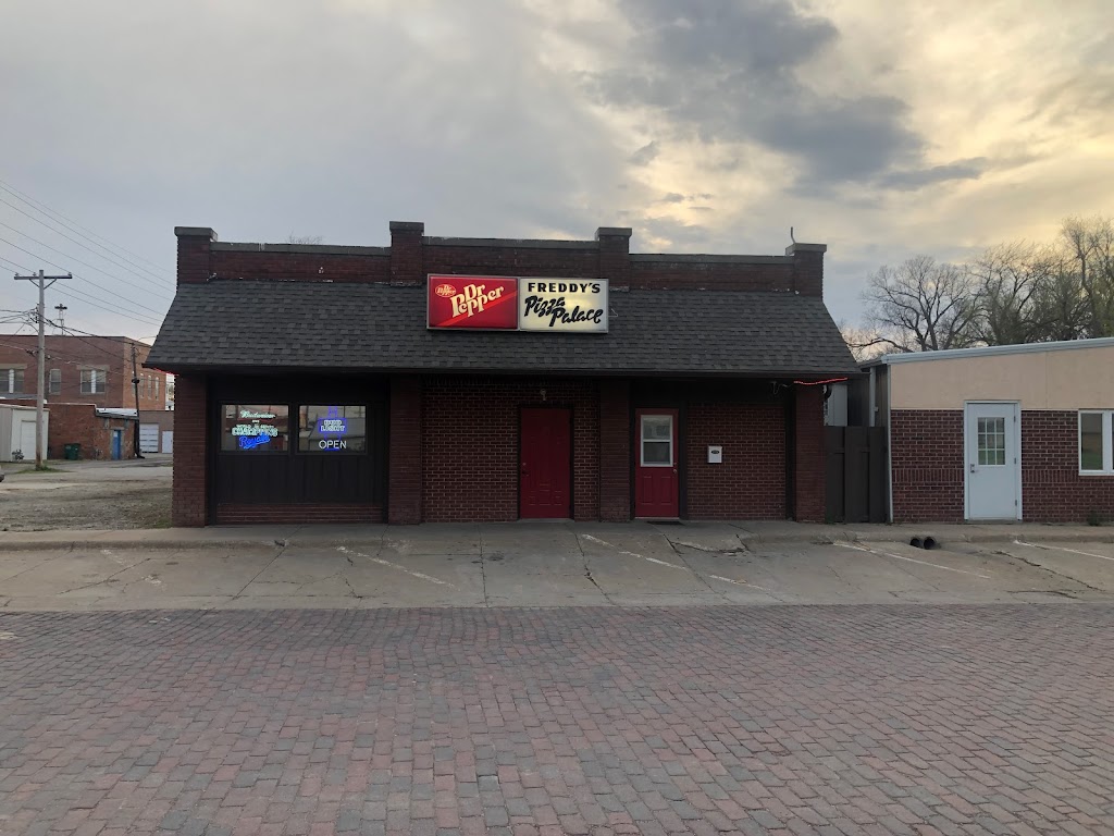 Freddy’s Pizza Palace | restaurant | 32 N 5th St, Seneca, KS 66538, USA | 7853362359 OR +1 785-336-2359