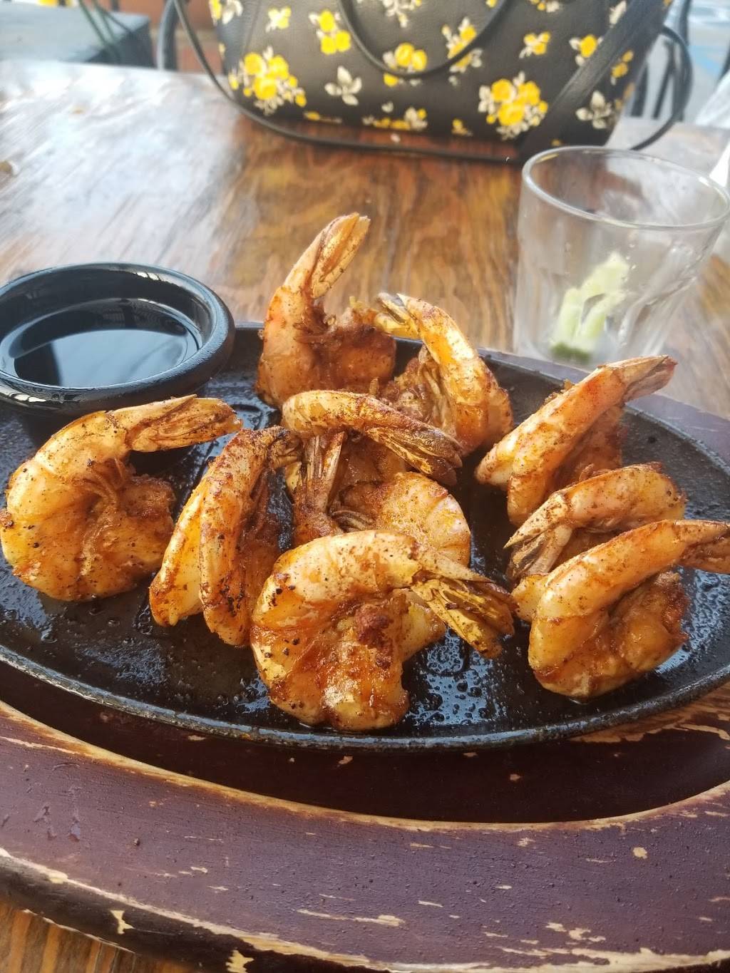 Roccos Tavern | restaurant | 12514 Ventura Blvd, Studio City, CA 91604, USA | 8189859876 OR +1 818-985-9876