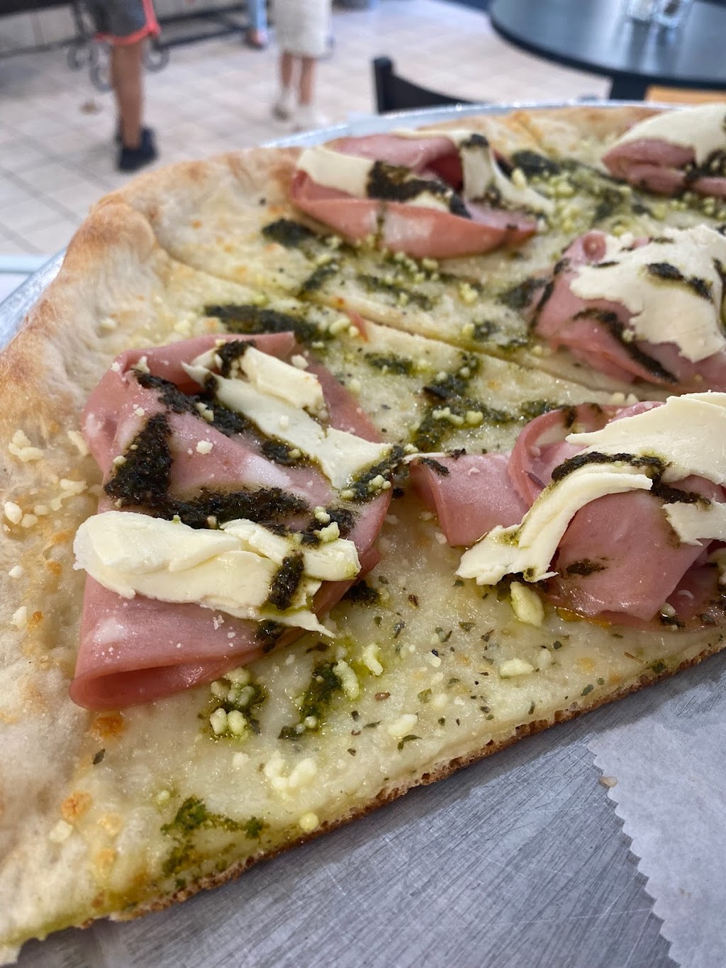 De Lucas Pizza & Grill | restaurant | 200 White Horse Rd, Voorhees Township, NJ 08043, USA | 8567844300 OR +1 856-784-4300