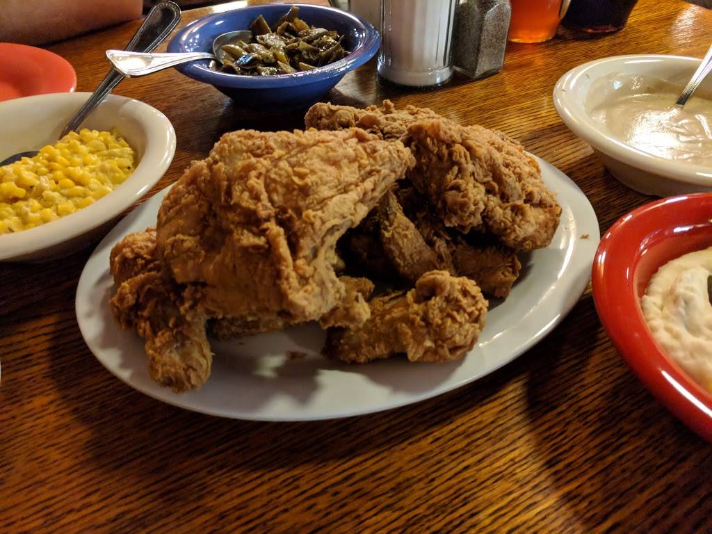 Babes Chicken Dinner House | restaurant | 1006 W Main St, Carrollton, TX 75006, USA | 9722457773 OR +1 972-245-7773
