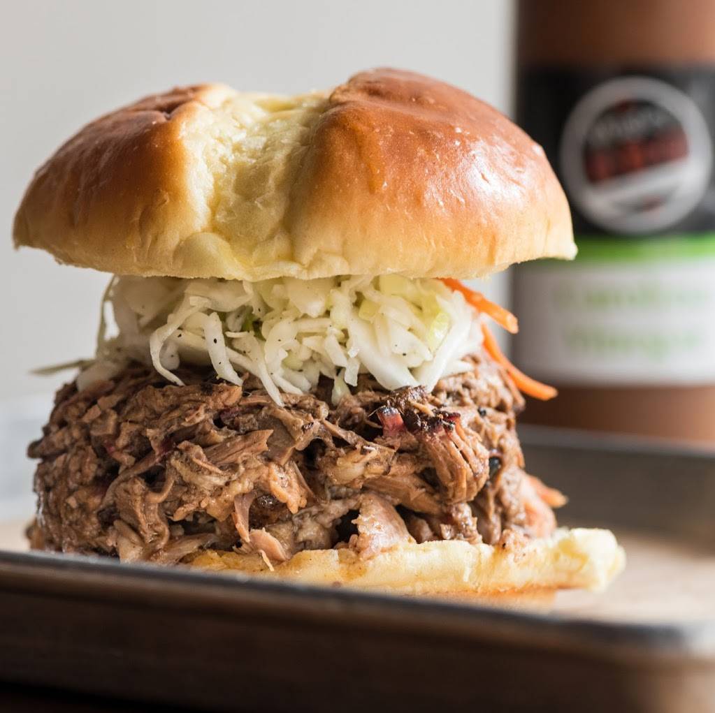 Wrigley BBQ | restaurant | 3555 North Broadway, Chicago, IL 60657, USA | 7734721227 OR +1 773-472-1227