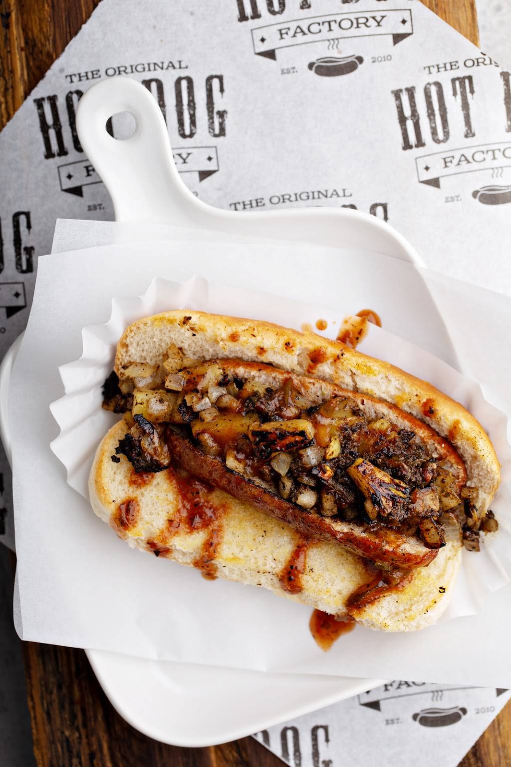 The Original Hot Dog Factory | restaurant | 125 N 15th St, Philadelphia, PA 19102, USA | 2153092799 OR +1 215-309-2799