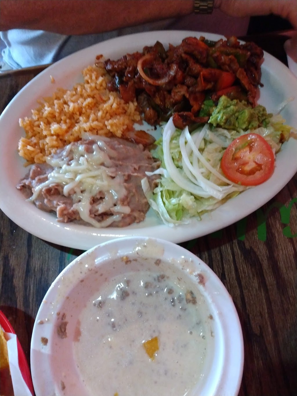 Sophias Authentic Mexican Restaurant | restaurant | 106 Edmonds Ave, McCrory, AR 72101, USA | 8707310042 OR +1 870-731-0042