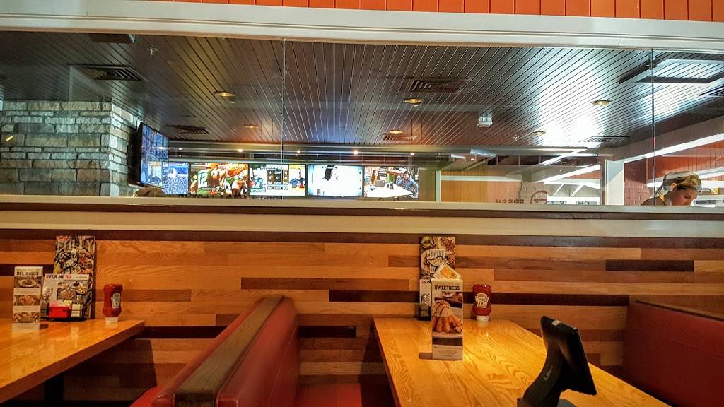 Chilis Grill & Bar | restaurant | 4784 Ashford Dunwoody Rd, Dunwoody, GA 30338, USA | 7703946175 OR +1 770-394-6175