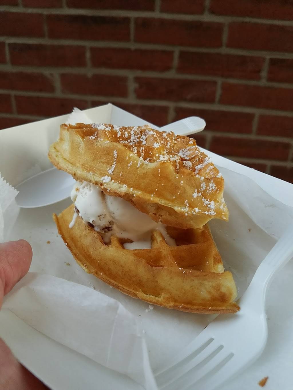 Boardwalk Waffles & Ice Cream | restaurant | 7326B Manchester Rd, Maplewood, MO 63143, USA | 3144491209 OR +1 314-449-1209