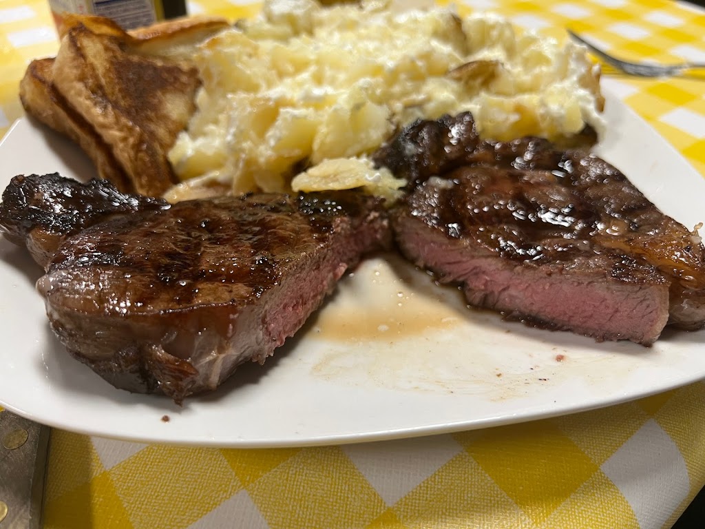 Chunky Butts BBQ | restaurant | 225 Front St, Halls, TN 38040, USA | 7319033022 OR +1 731-903-3022