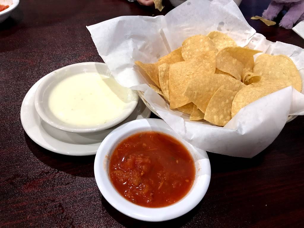 Sotelo Mexican Restaurant | restaurant | 2903 N Belt Hwy, St Joseph, MO 64506, USA | 8162735259 OR +1 816-273-5259