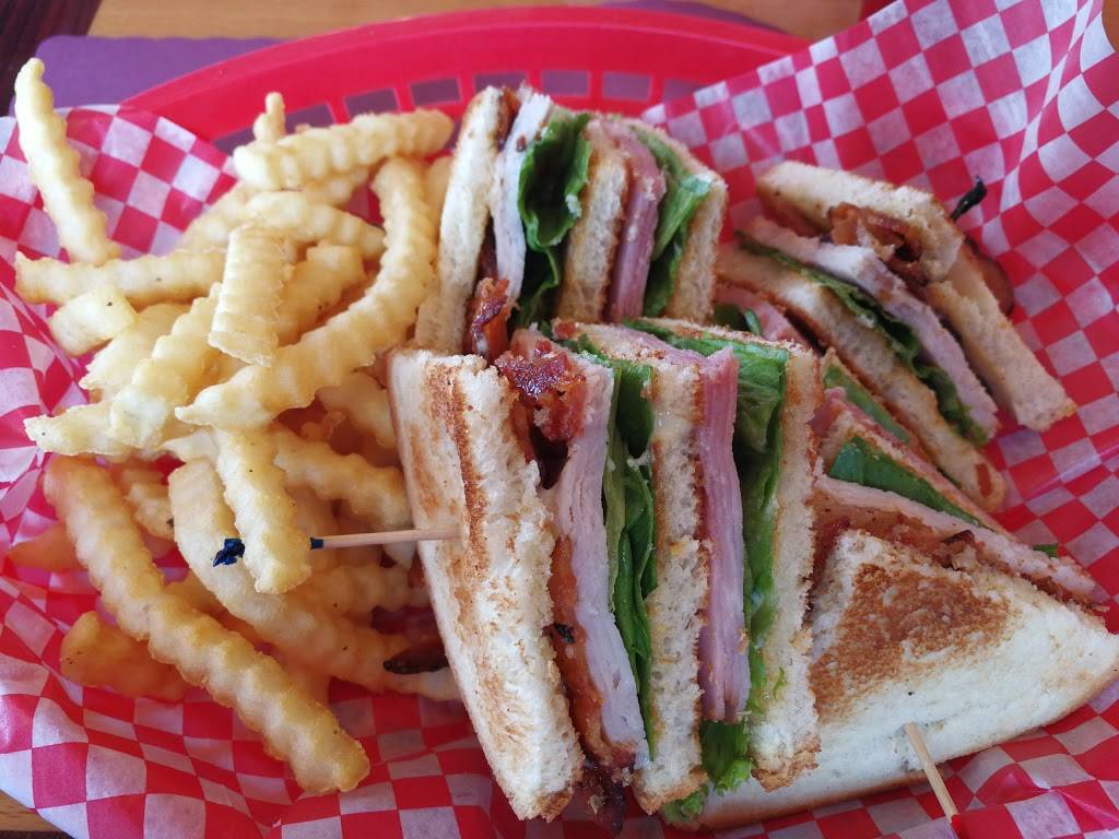 Storheims Restaurant | restaurant | 141 US-2, Iron Mountain, MI 49801, USA | 9067799580 OR +1 906-779-9580