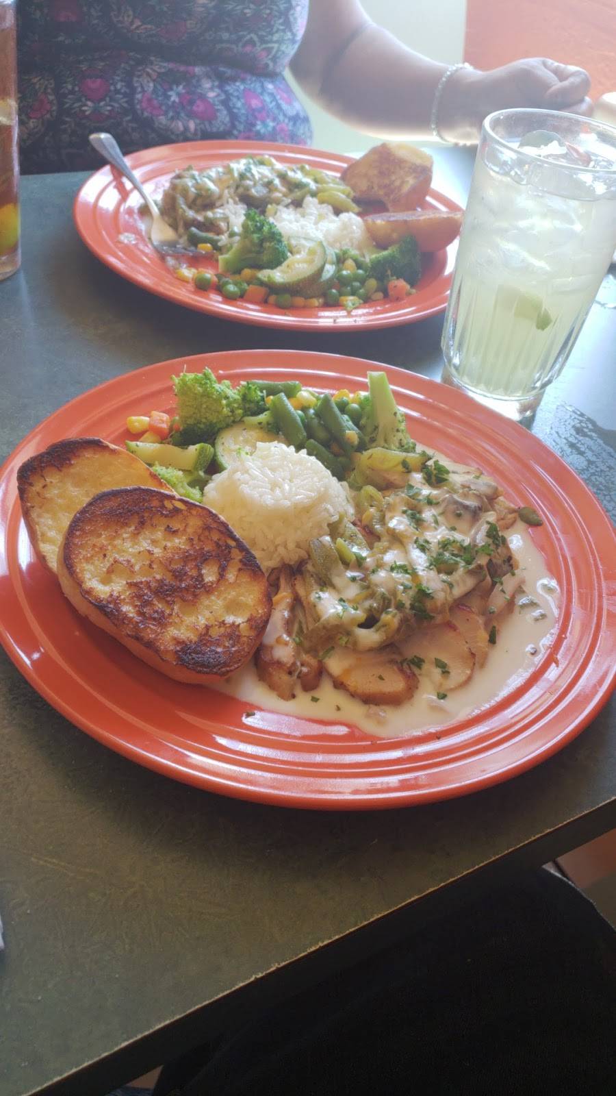 Chevos Kitchen | restaurant | 6720 Doniphan Dr E, Canutillo, TX 79835, USA | 9152707318 OR +1 915-270-7318