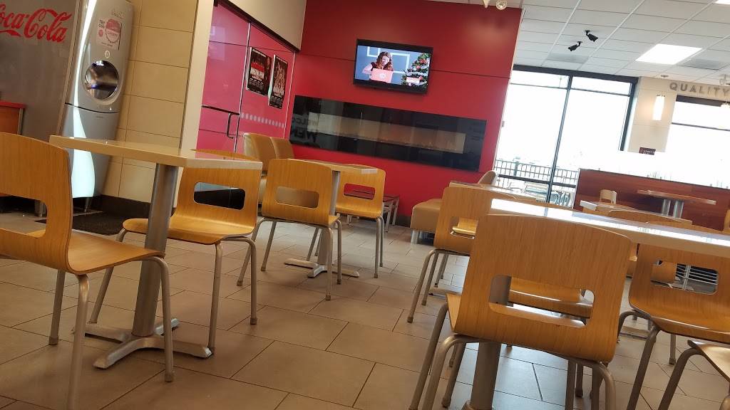 Wendys | restaurant | 2330 Madison St, Clarksville, TN 37043, USA | 9315513414 OR +1 931-551-3414