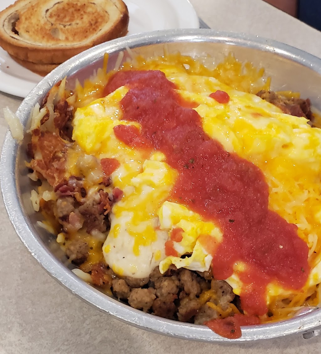 Skillets | restaurant | 1613 Porter Wagoner Blvd, West Plains, MO 65775, USA | 4172567500 OR +1 417-256-7500