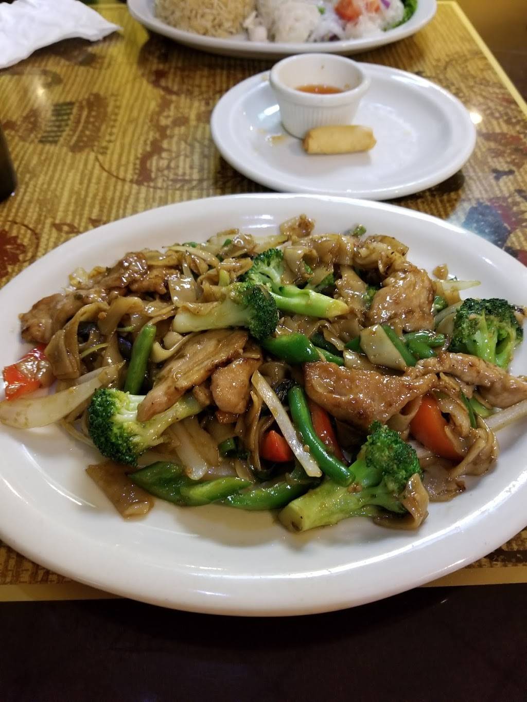 Baitong Thai restaurant | restaurant | 6934 W Military Dr, San Antonio, TX 78227, USA | 2103547677 OR +1 210-354-7677