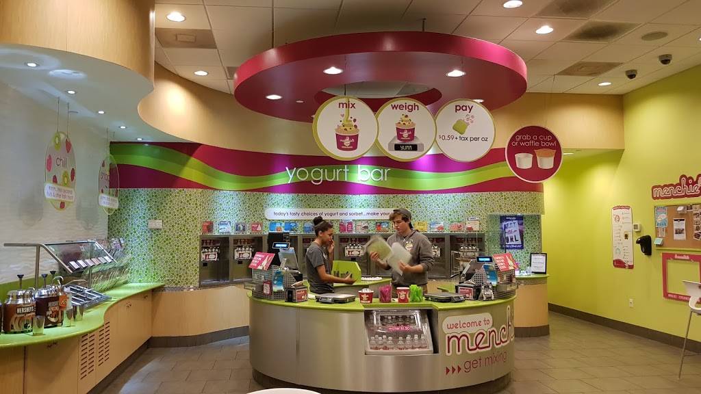 Menchies Frozen Yogurt | bakery | 1120 Townpark Ave Ste 1062, Lake Mary, FL 32746, USA | 4079155715 OR +1 407-915-5715