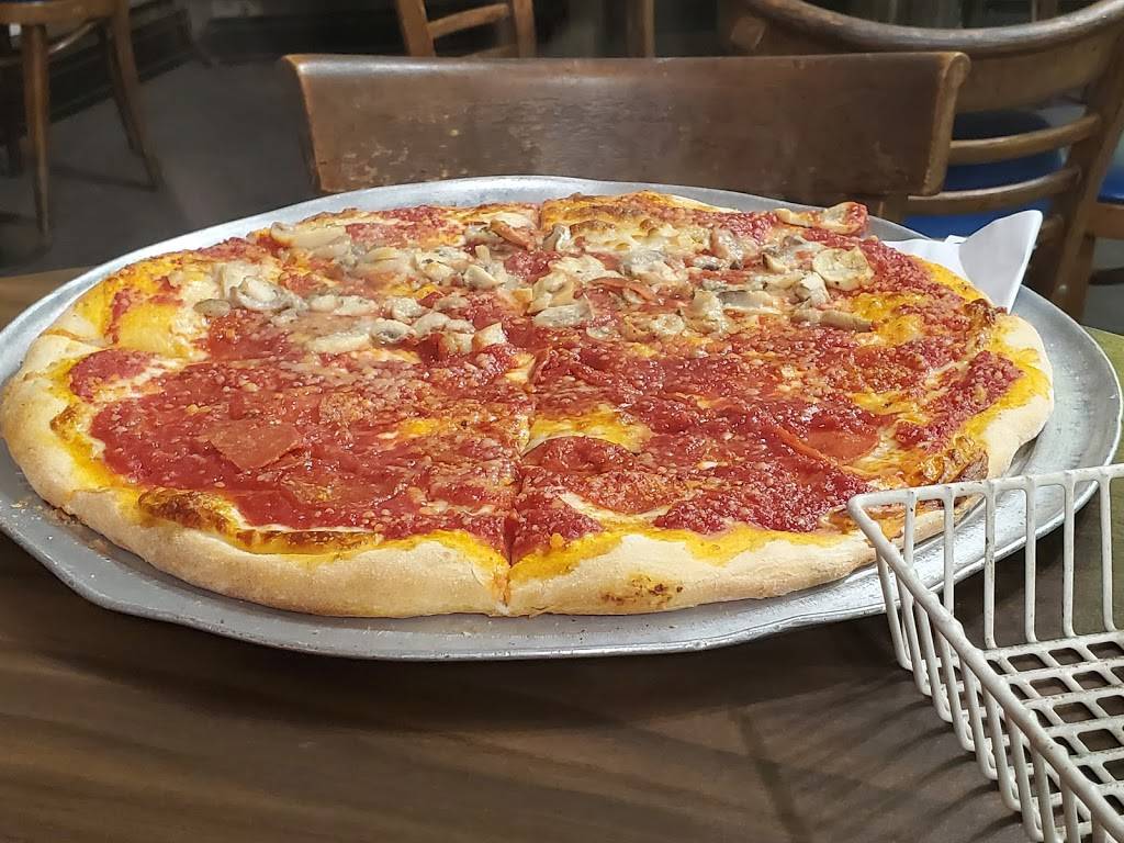 Charlies Pizzeria | meal takeaway | 4300 Roosevelt Blvd, Philadelphia, PA 19124, USA | 2157443249 OR +1 215-744-3249