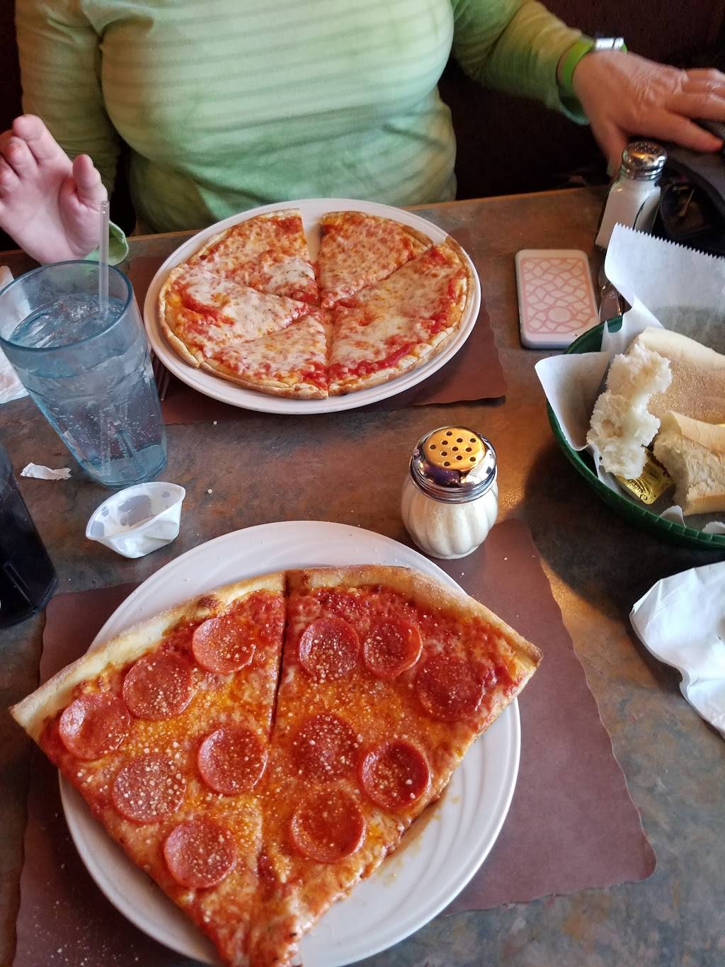 Lidos Pizza Restaurant | restaurant | 75 Pomeroy Ave, Meriden, CT 06450, USA | 2036343959 OR +1 203-634-3959