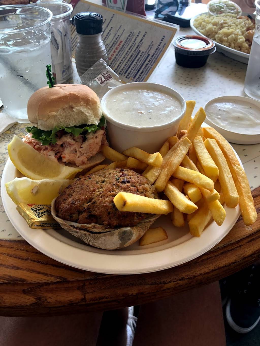 Baxters Boathouse | restaurant | 177 Pleasant St, Hyannis, MA 02601, USA | 5087754490 OR +1 508-775-4490